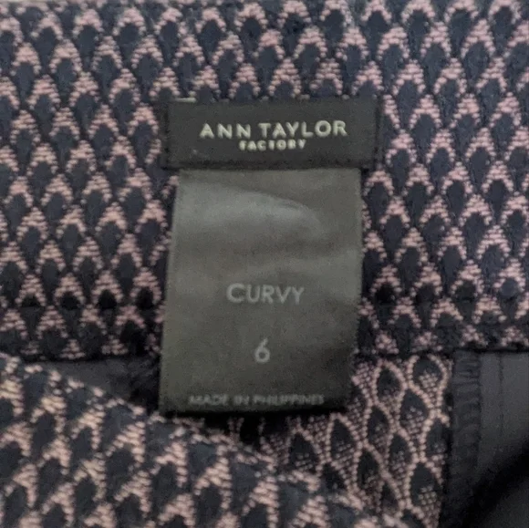 Ann Taylor Curvy Geo Jacquard Ankle Pants Purple Black Size 6 Mid Rise Office - Picture 11 of 12